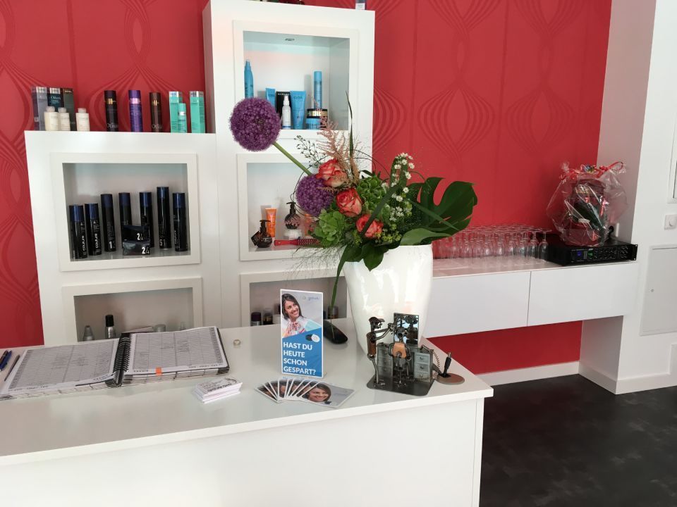 Rezeption und rote Wand