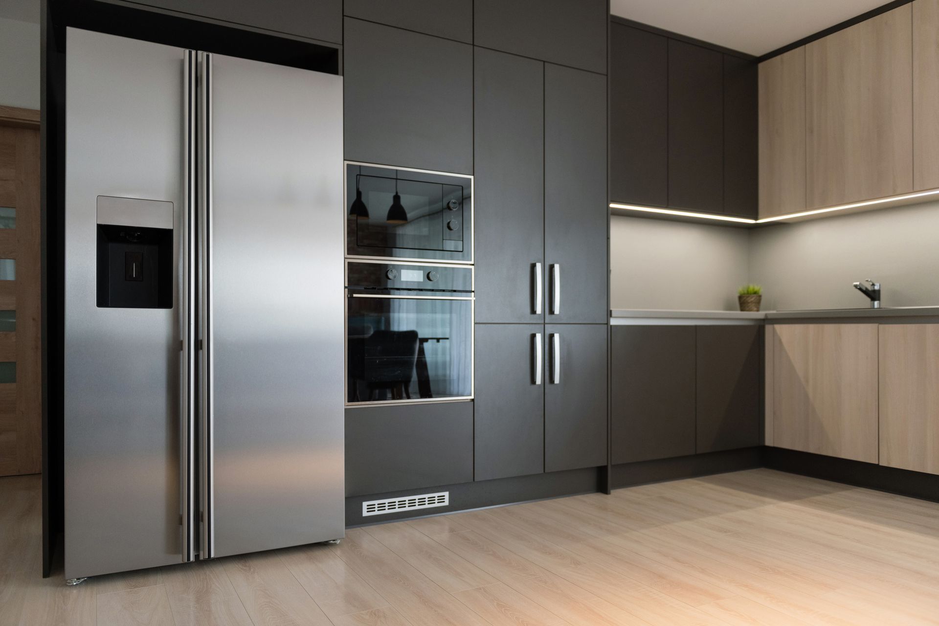 Parquet de teinte claire dans une cuisine