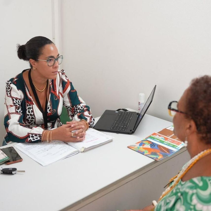 Médecin avec une patiente.