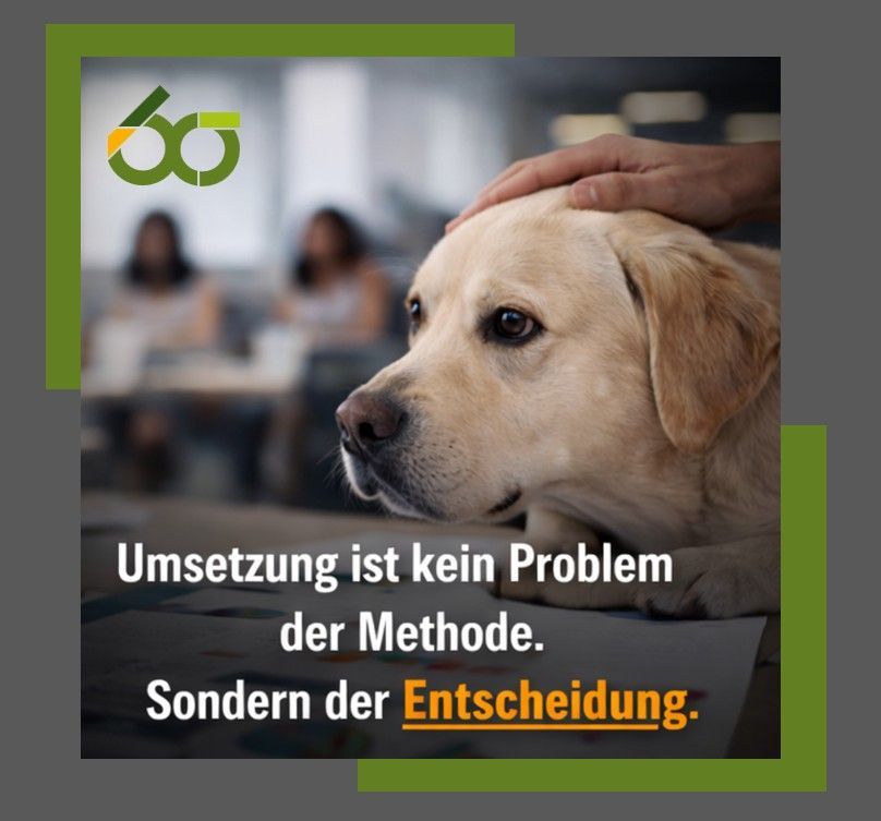 Sanfter Labrador im Büro als Symbol für Vertrauen im Kontrast zu Entscheidungsdruck im Lean Manageme