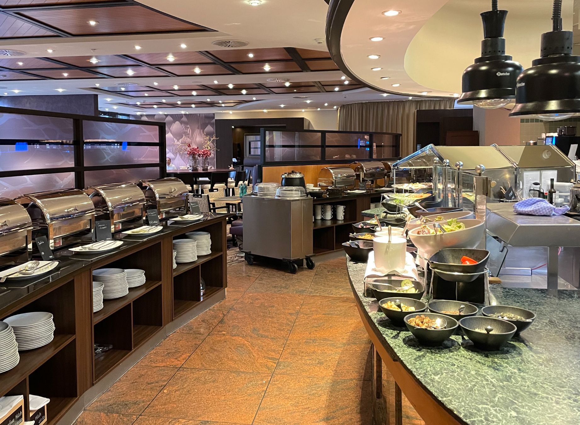 Teilnehmende des Six Sigma Black Belt Trainings bei der Arbeit in Frankfurt/München.