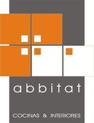 Logotipo de "abbithat" con cuadrados naranjas y blancos con el texto "COZINAS & INTERIORES".