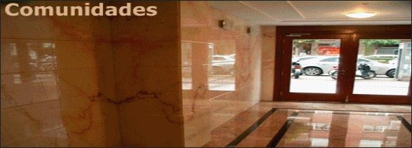 Un pasillo con un cartel que dice comunidades.