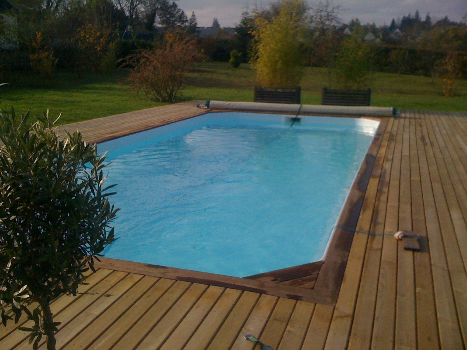 Piscine contours bois