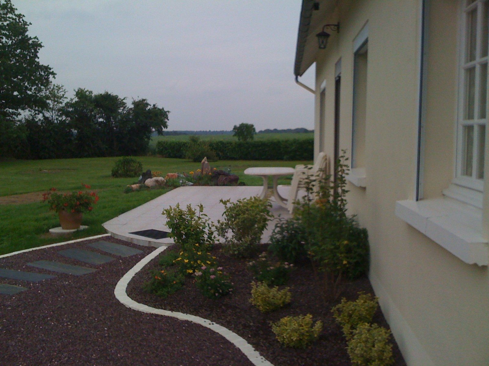 Aménagement jardin pour entrée