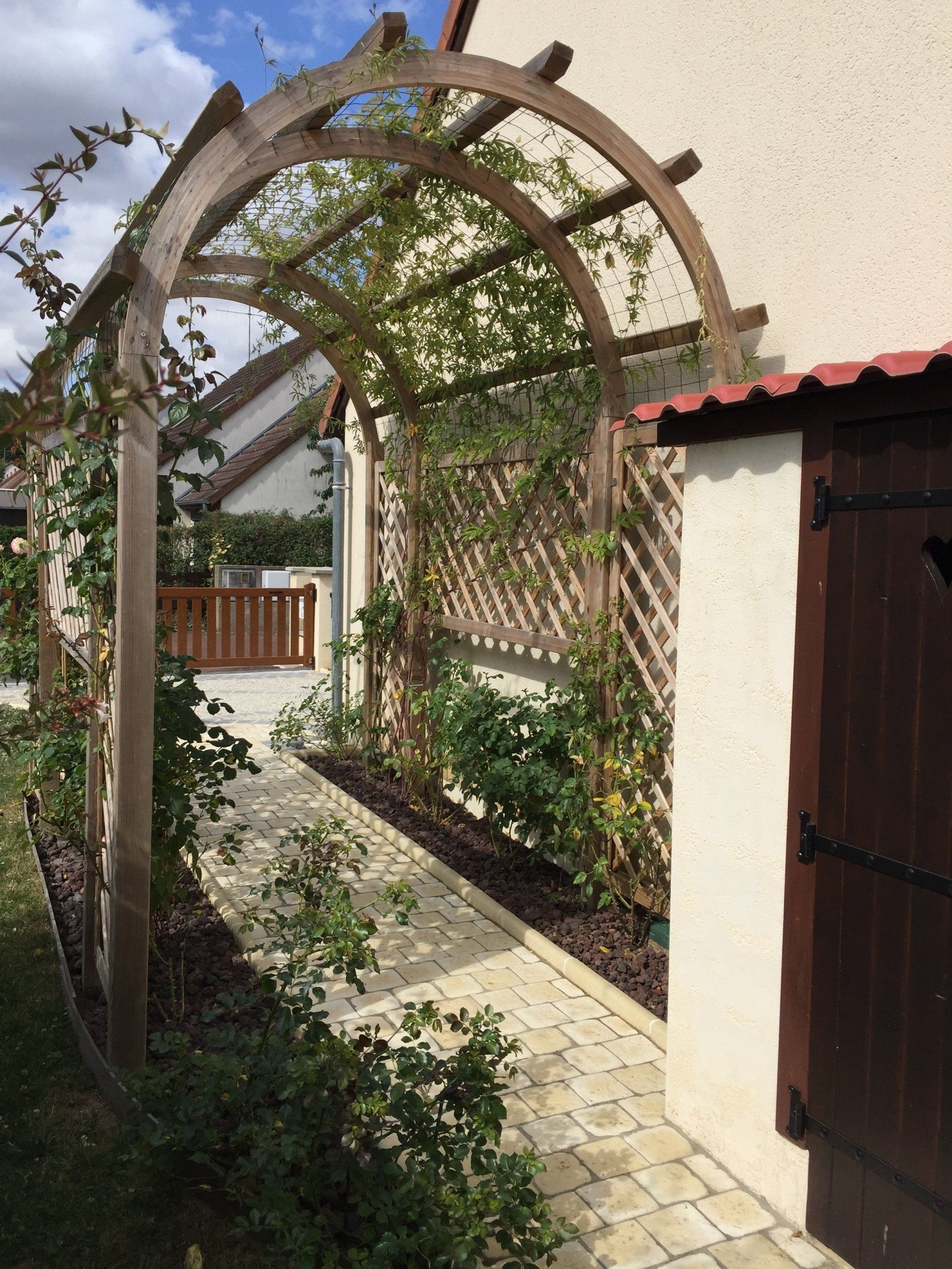 Construction arceau bois pour plante grimpante