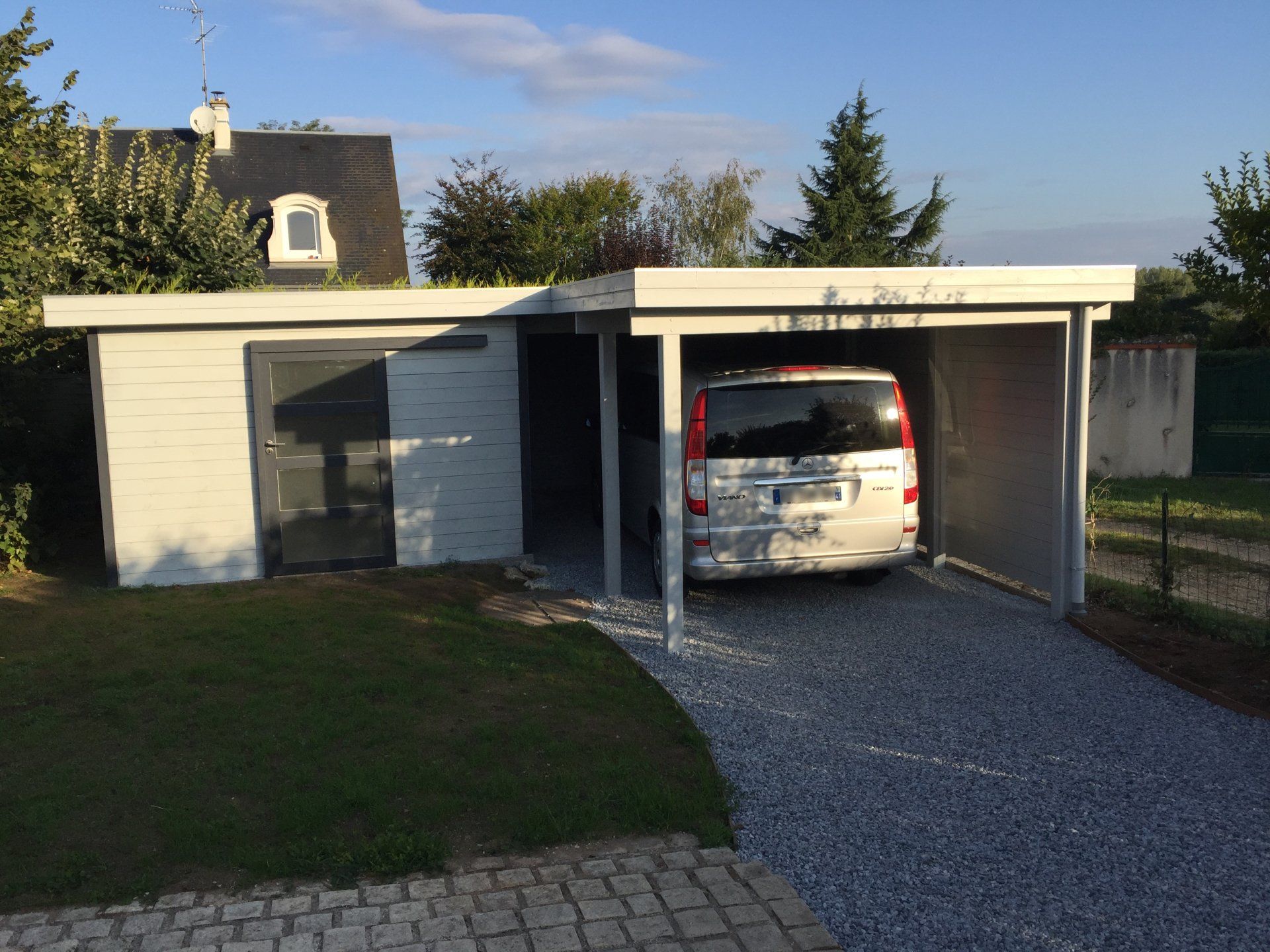 Carport et atelier
