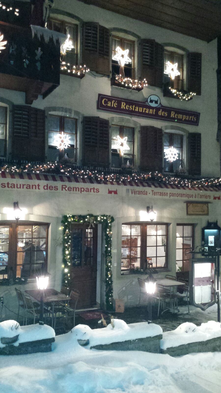 winter time Le Café-Restaurant des Remparts