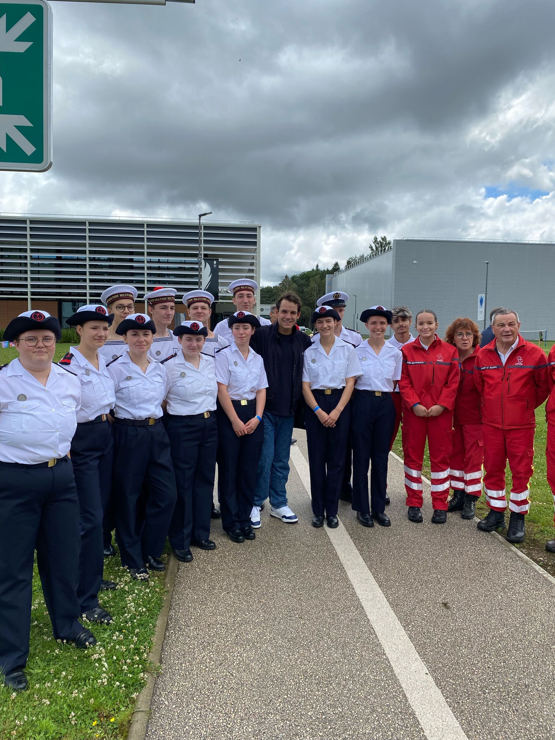 Équipe de secoursites en uniforme