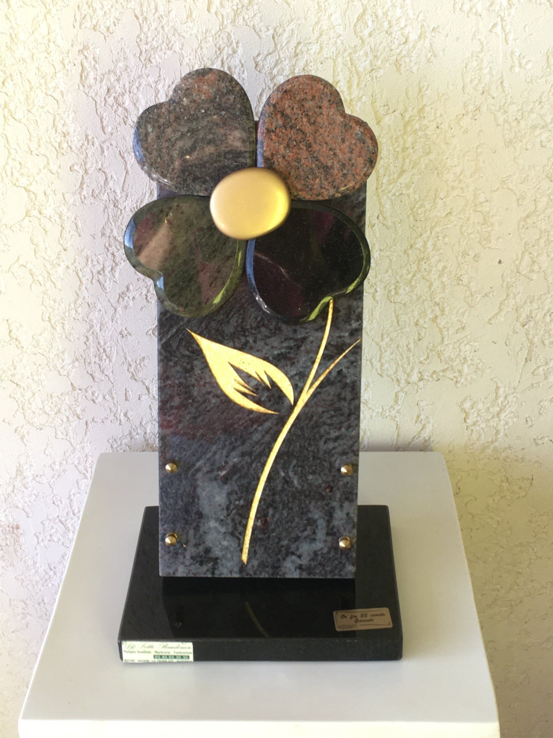 Plaque en forme de fleur