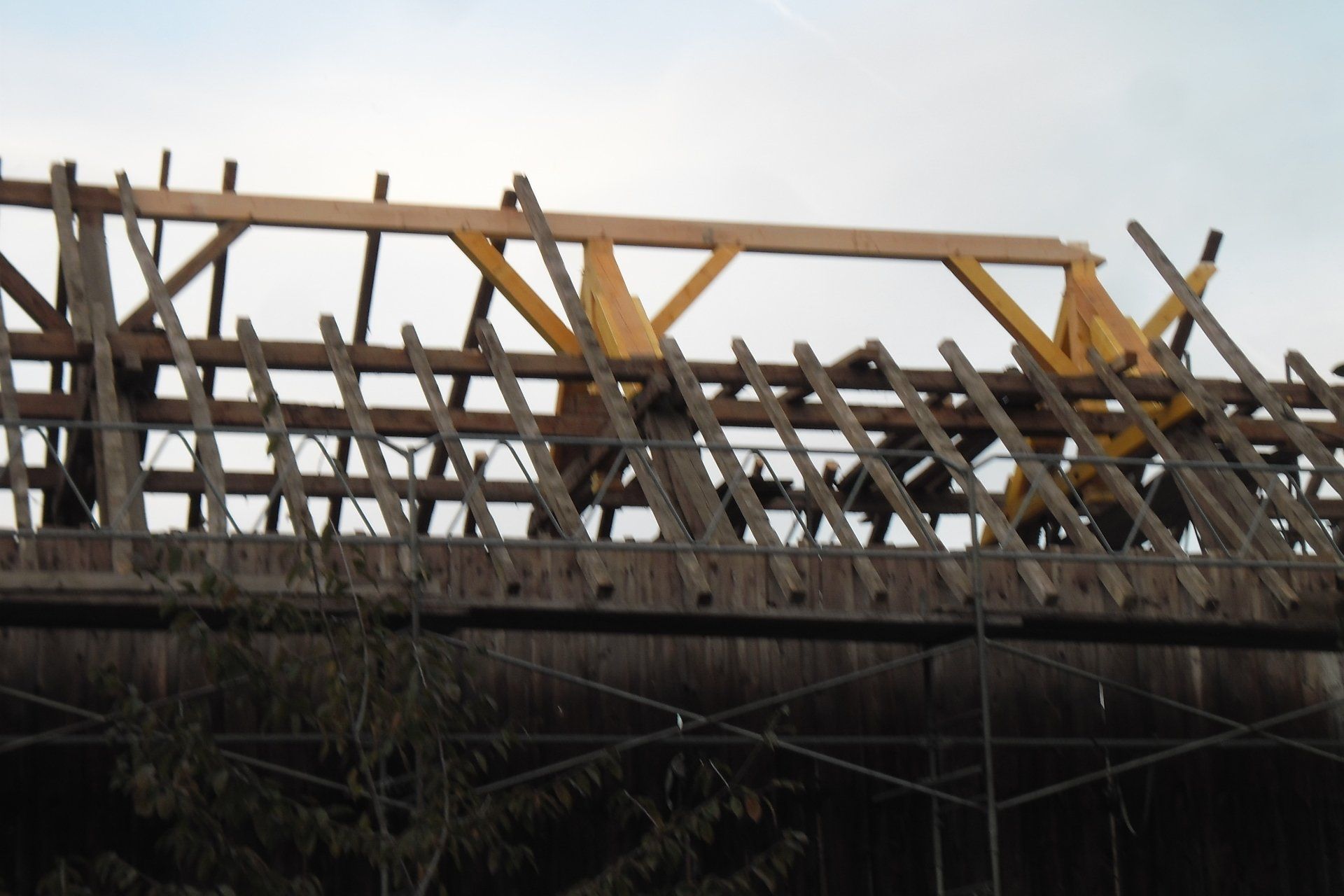 Des charpentiers qualifiés