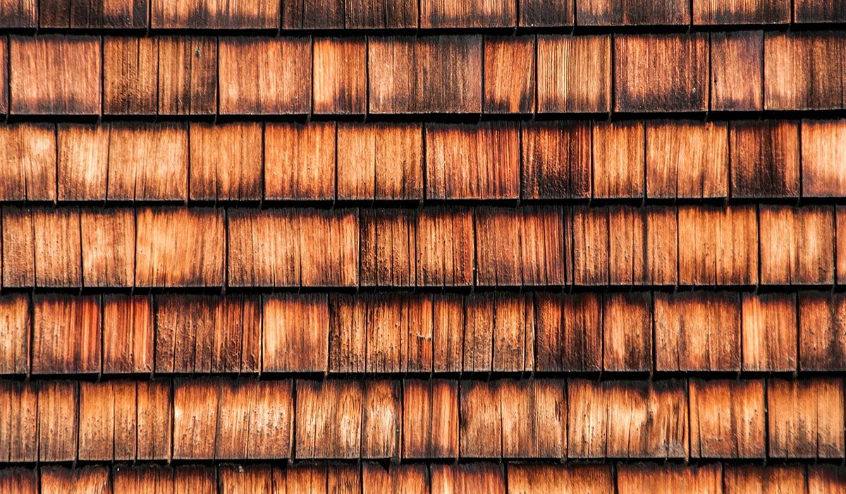 Toiture avec tuiles en bois