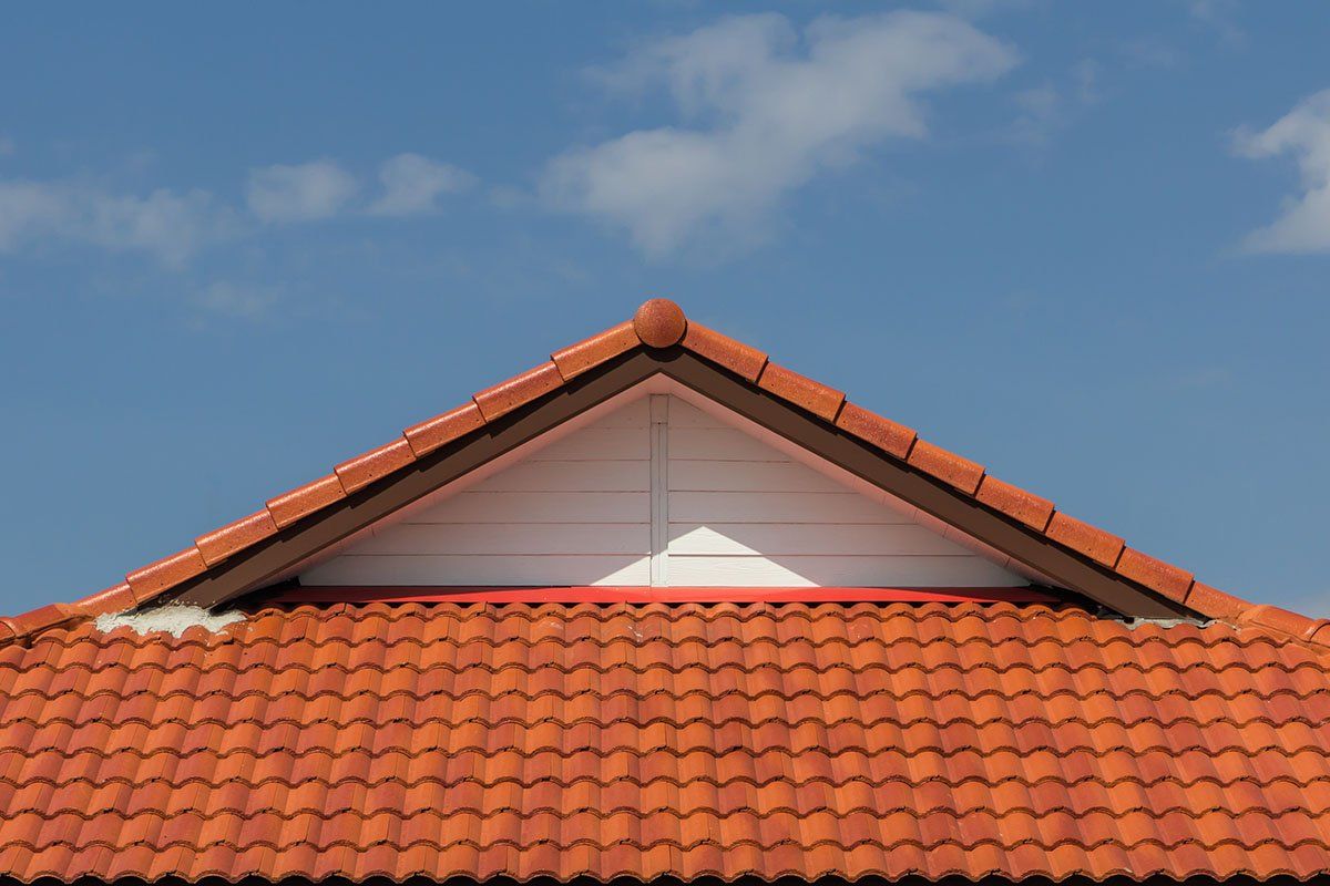 Toiture avec tuiles en terre cuite