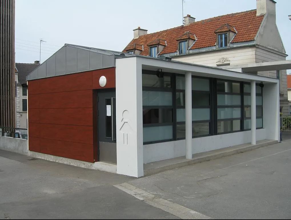 Construction WC dans un collège