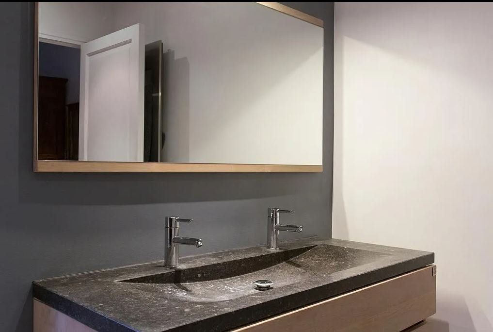 Meuble salle de bains pierre bleue et bois