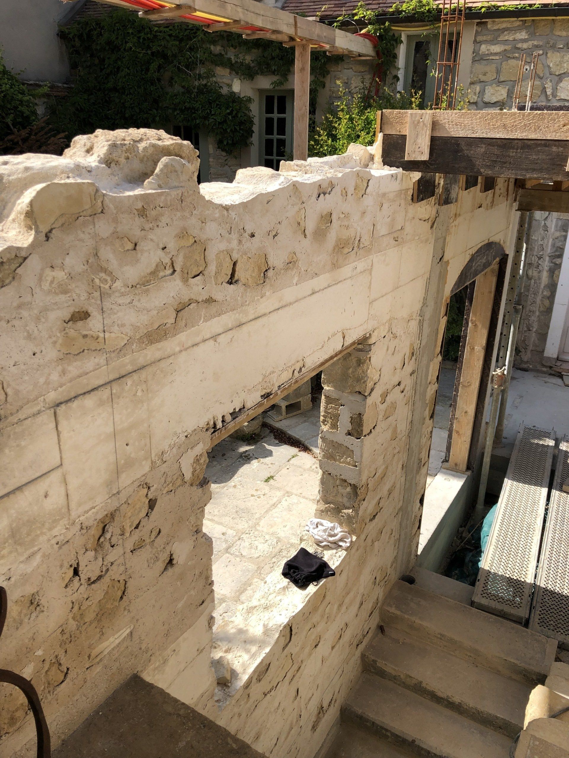 Rénovation d'un mur en pierre