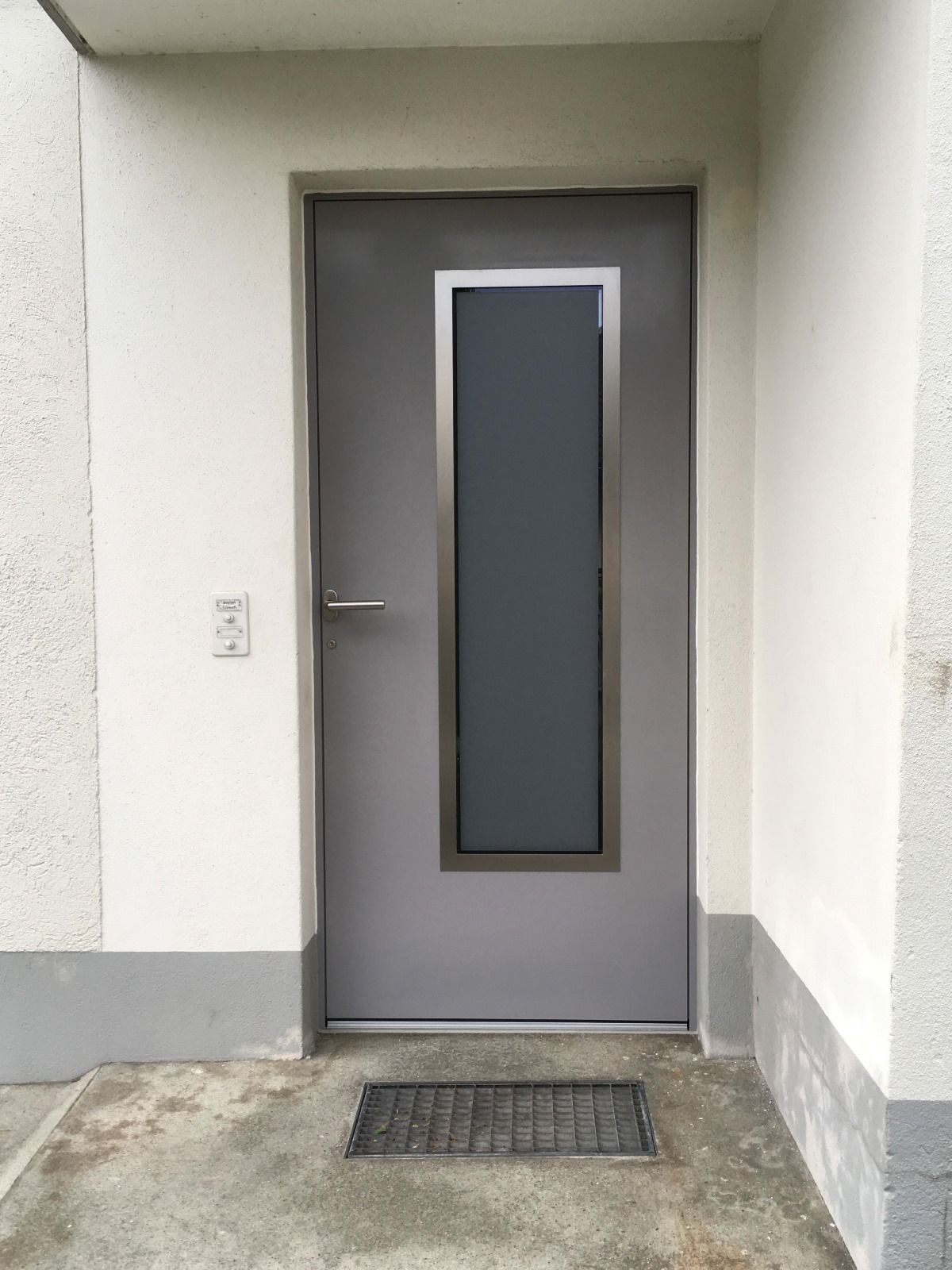 Hauseingangstüre, Glasausschnitt