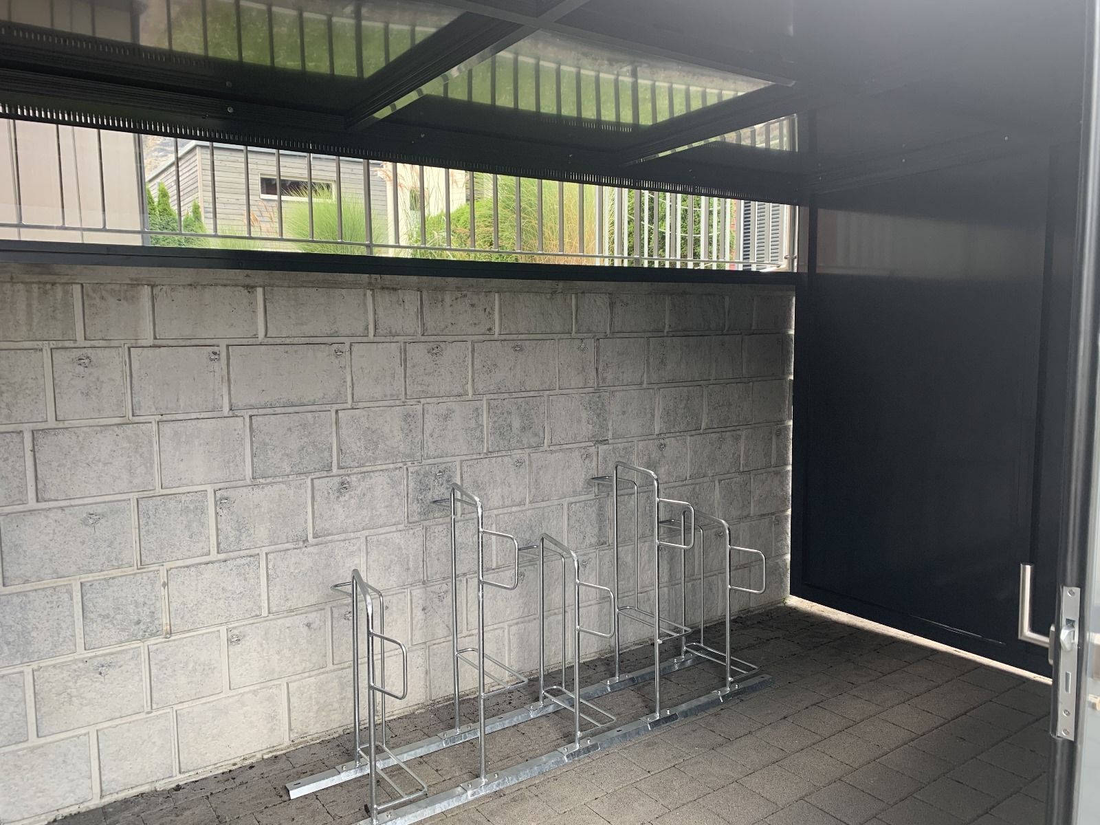 Velounterstand, abschliessbar, geschlossen