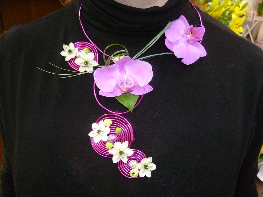 Un joli collier pour la mariée