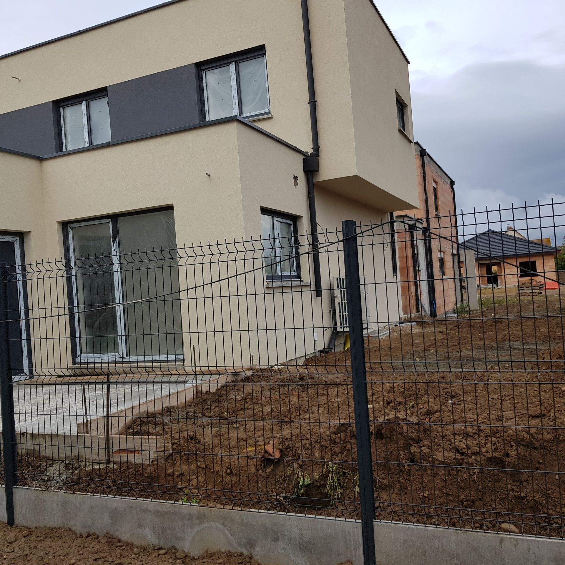 Photo d'une maison avec façade peinte