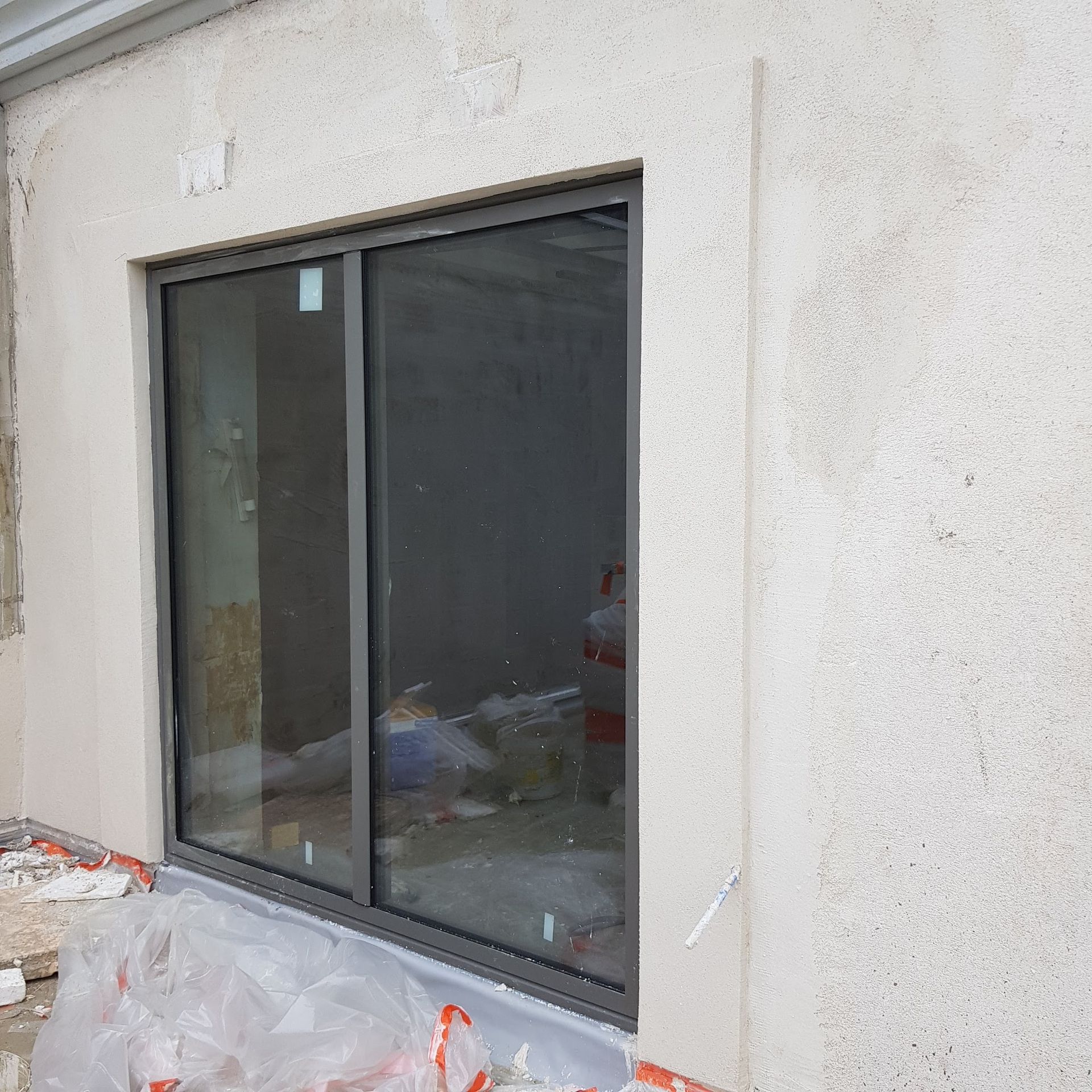 Baie vitrée avec façade