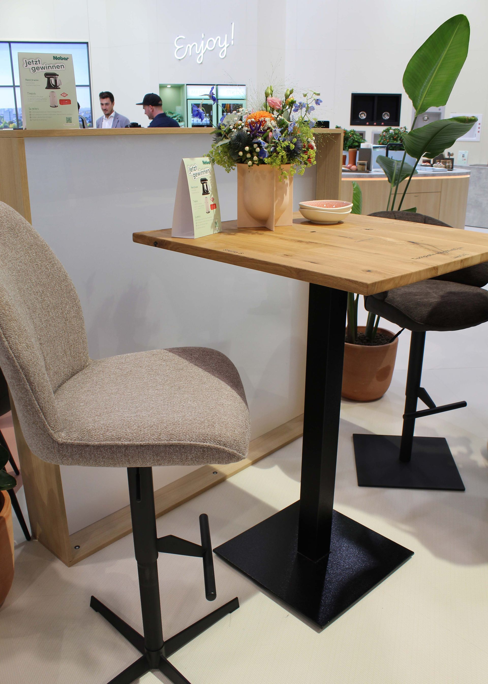 Neue Bezugsstoffe in den Trendfarben „Sand“ und „Sand meliert“