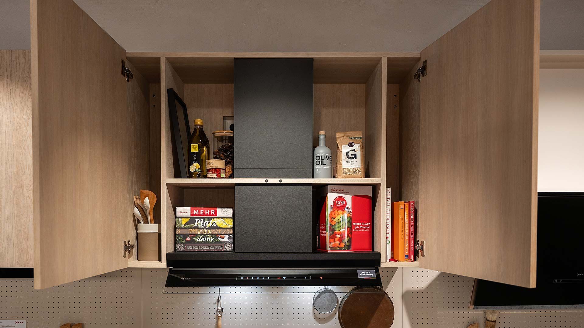 Designhaube NEFF unsichtbar im Oberschrank 