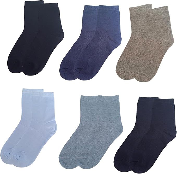 Seis pares de calcetines hasta el tobillo en azul marino, azul, tostado, azul claro, gris y azul marino oscuro.