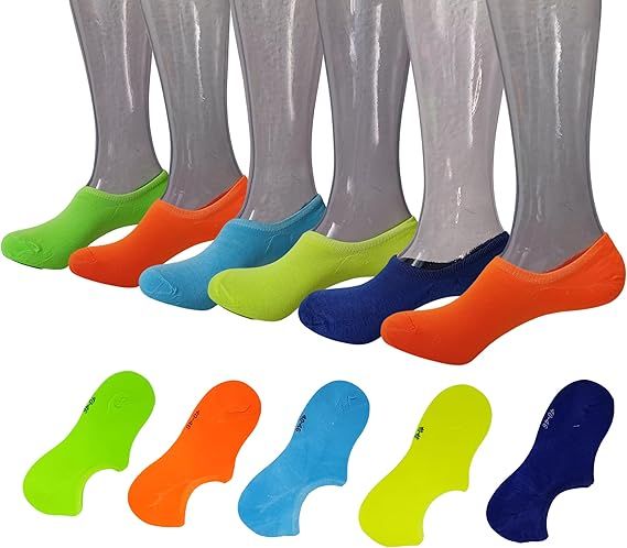 Seis pares de calcetines invisibles de colores brillantes exhibidos en piernas de maniquí.