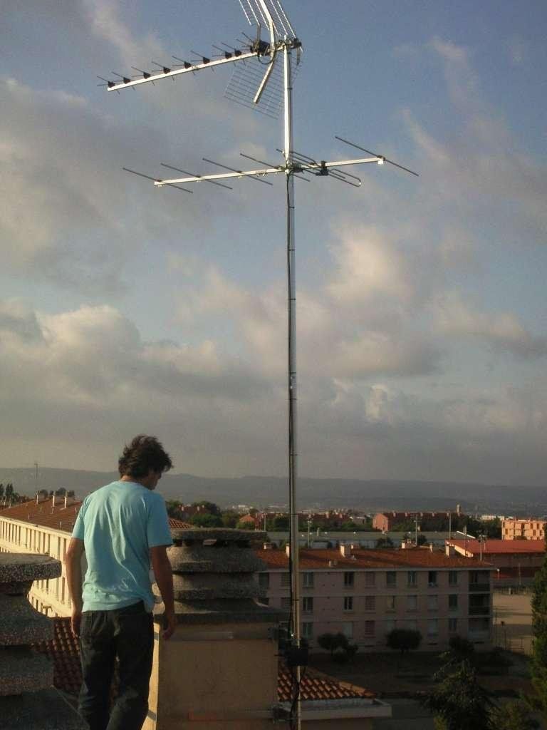 Pose d'une antenne de télévision