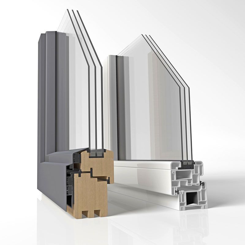 Drei verschiedene Fenstertypen liegen nebeneinander auf einer weißen Fläche.