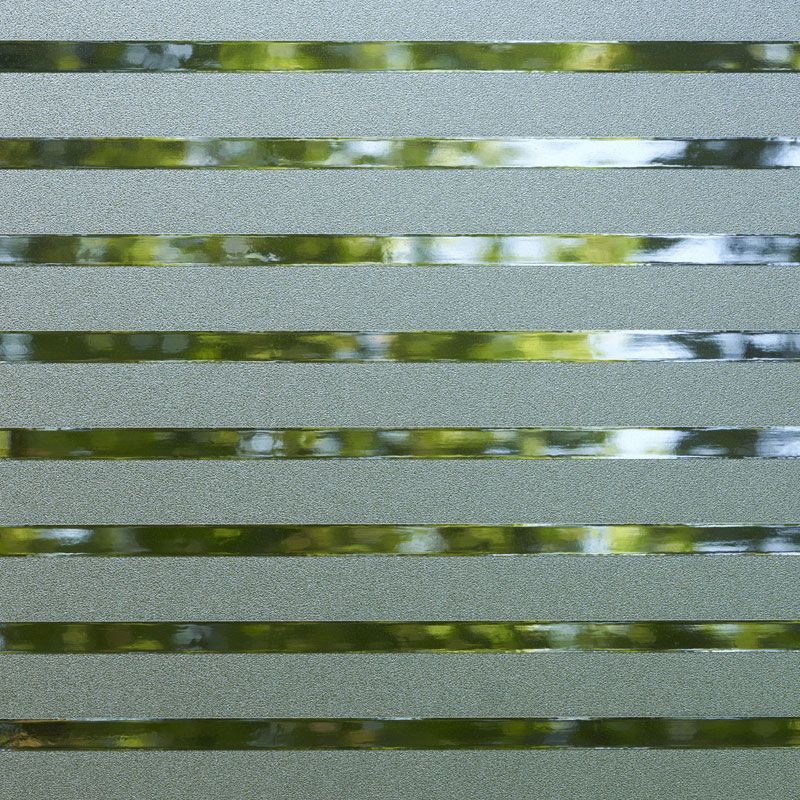 Eine Nahaufnahme eines Fensters mit einem Streifenmuster