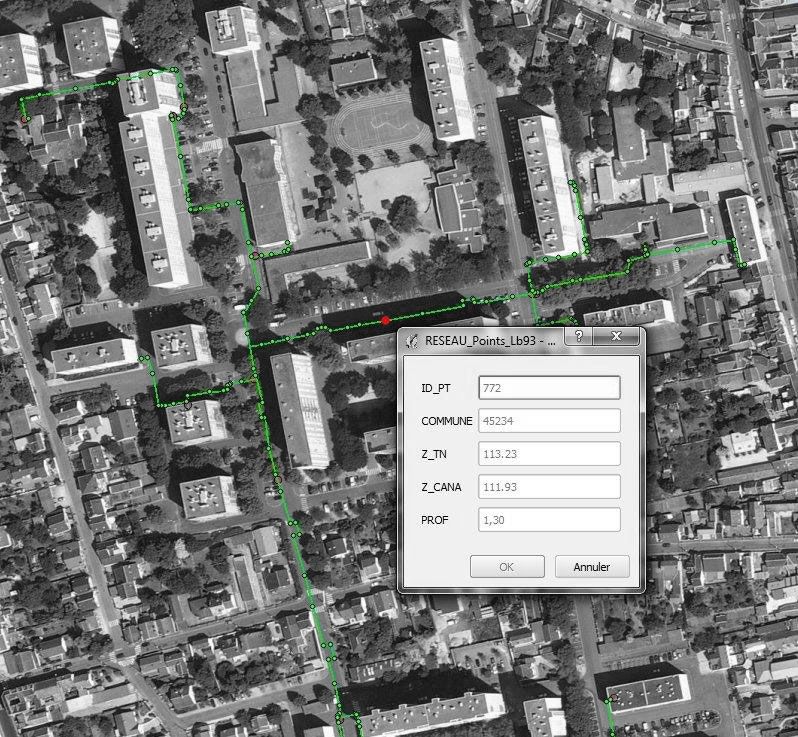 Quartier vu de haut sur un écran d'ordinateur