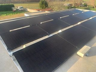 Plusieurs panneaux solaires