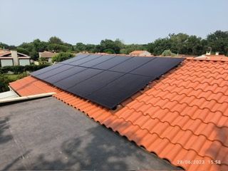 Nouvelle toiture avec des panneaux solaires