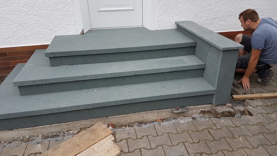 Eingangstreppe aus Naturstein