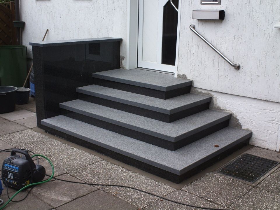 Eingangstreppe aus Naturstein