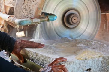 Maschine für Steinmetzarbeiten