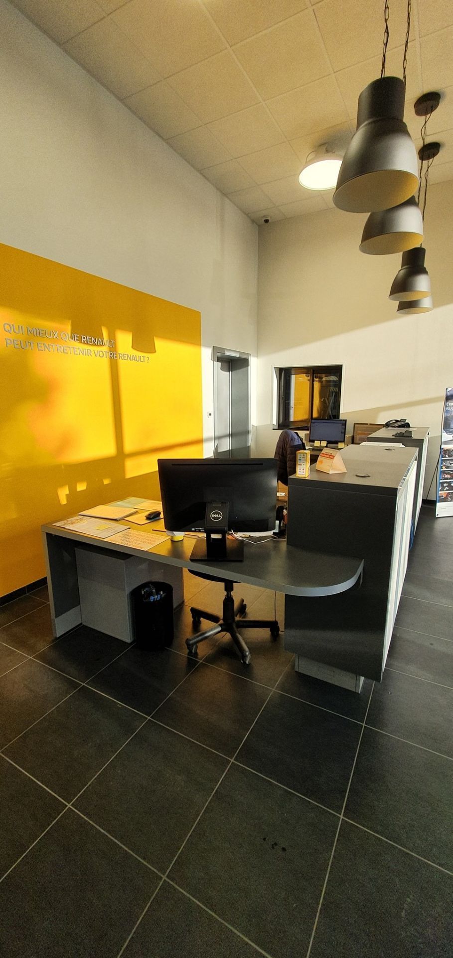 Le bureau d'accueil du Garage Meyer Et Fils.
