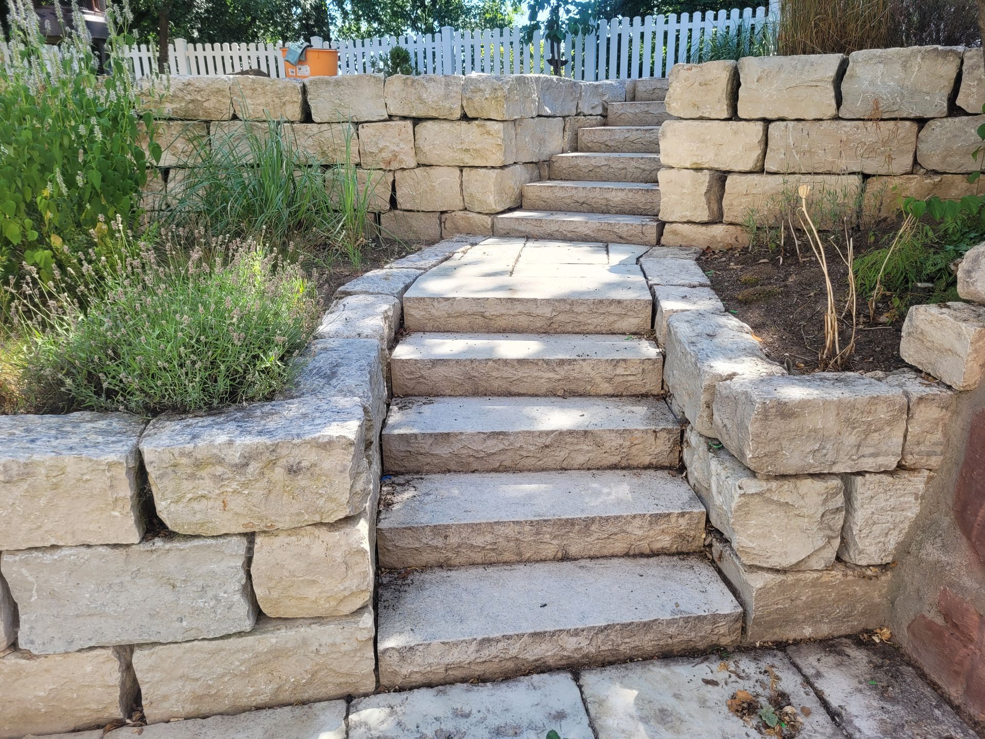 Treppenaufgang aus Naturstein 