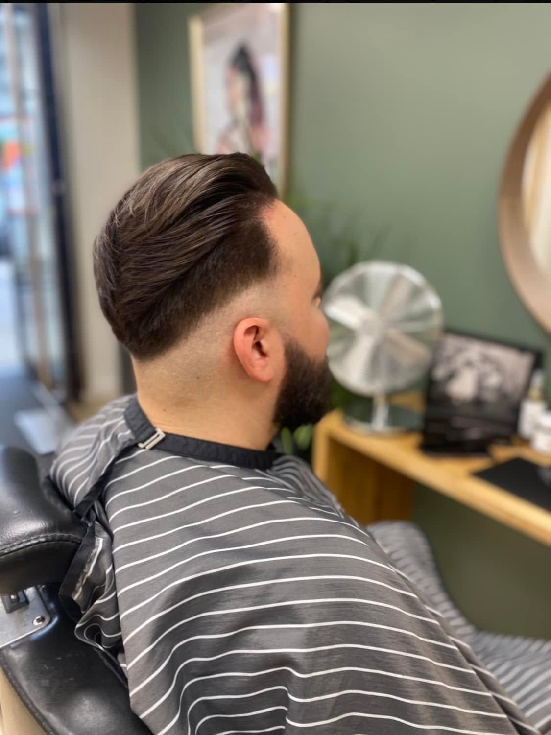 Coupe de cheveux dégradé homme