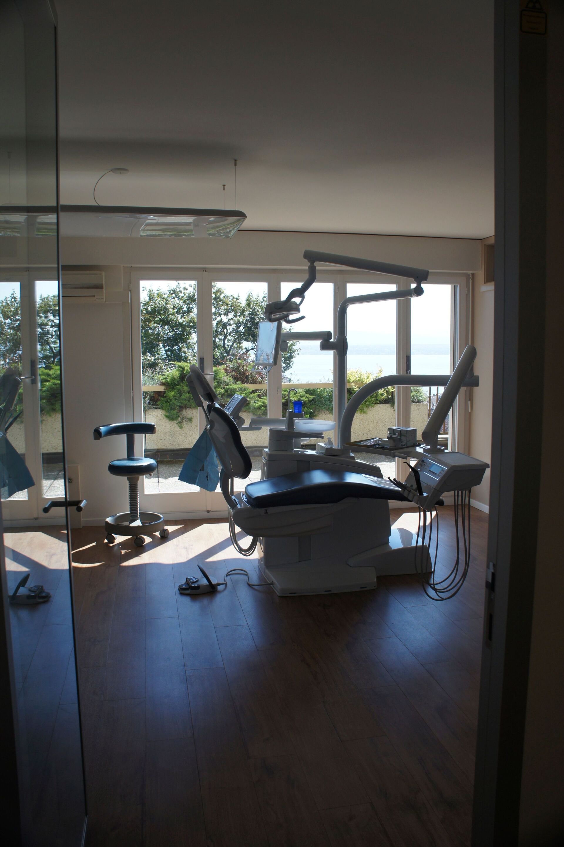 Cabinet dentaire - Dr Rafik Damardji - Nyon - salle de soins - dentiste