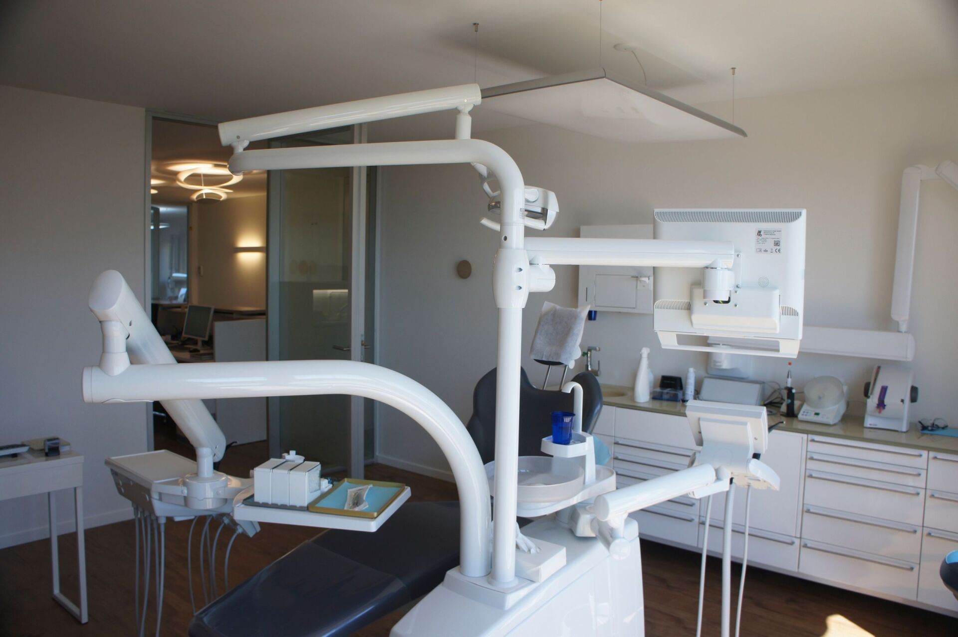 Cabinet dentaire - Dr Rafik Damardji - Nyon - salle de soins