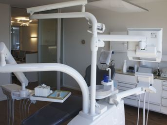 Cabinet dentaire - Dr Rafik Damardji - Nyon - salle de soins