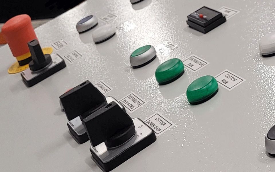 automaatiokeskukset teollisuuteen