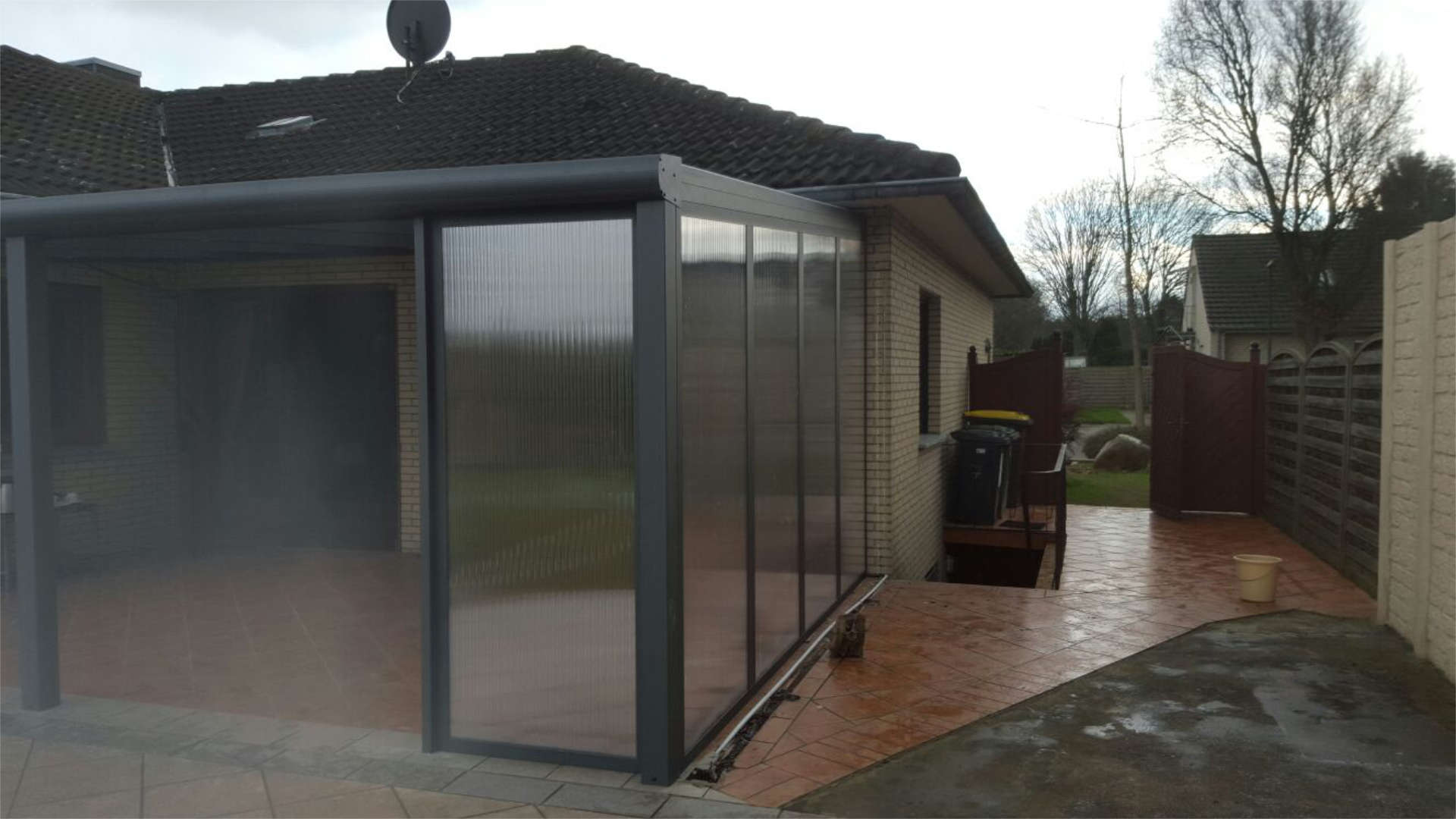 Wintergarten mit trüben Glas