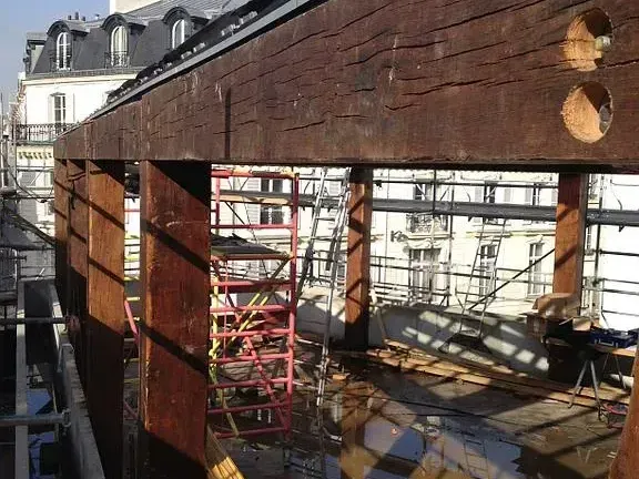 Surélévation d'un immeuble parisien
