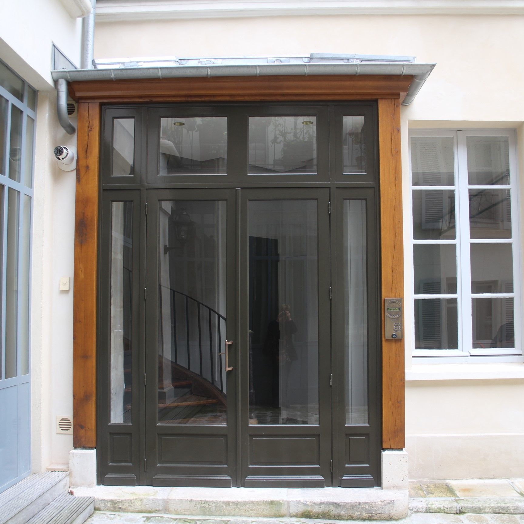 Surélévation d'un immeuble parisien