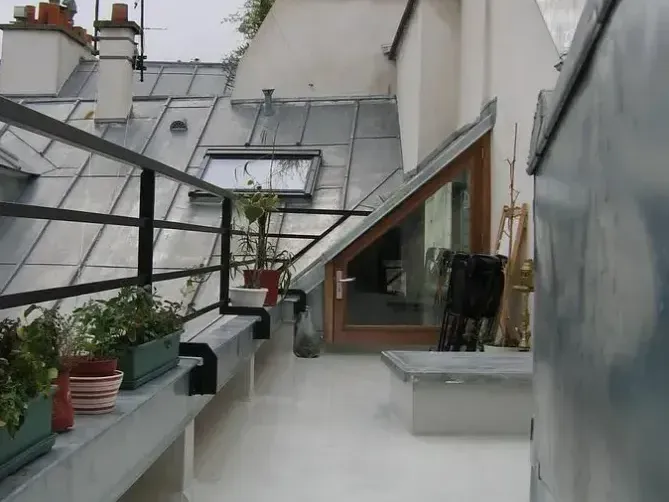 Surélévation d'un immeuble avec une terrasse