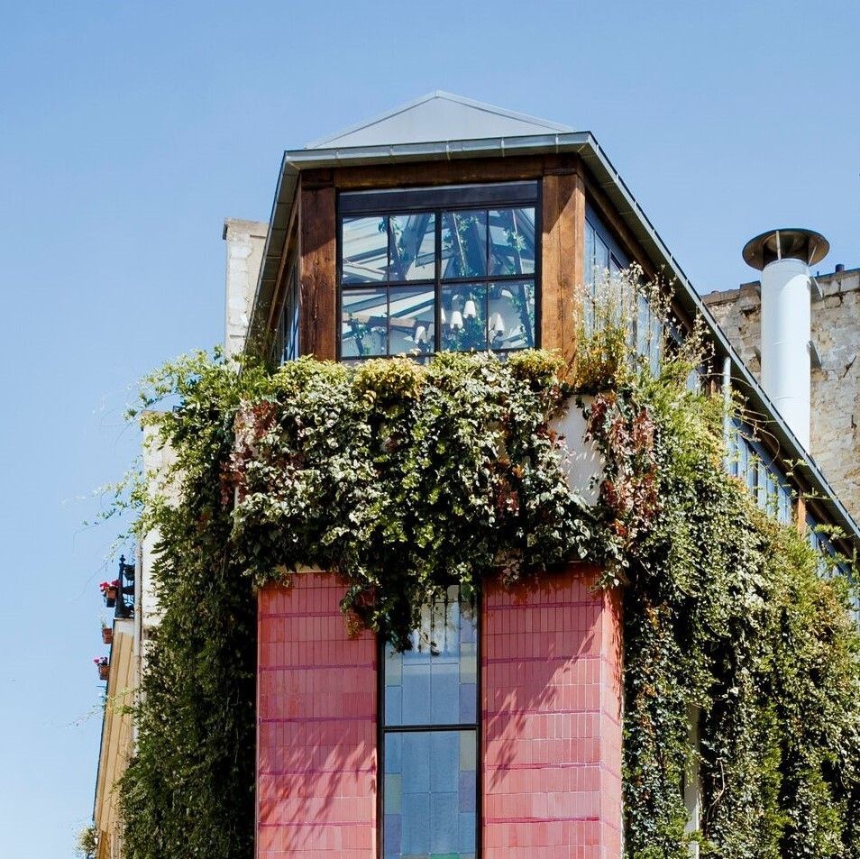 Surélévation d'un immeuble parisien